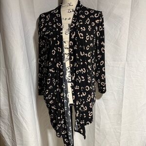 Torrid Black and Cream Leopard Print Cardigan